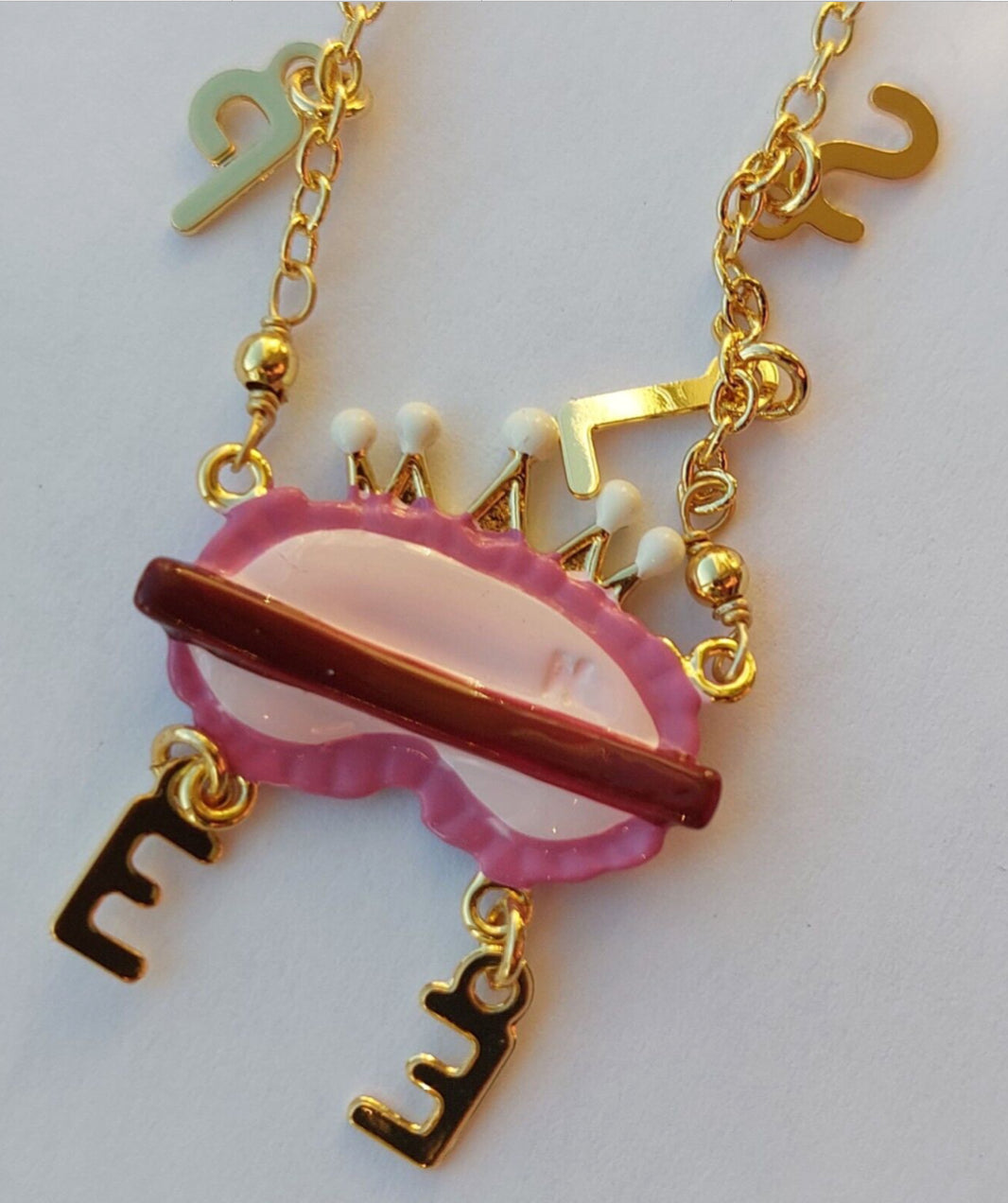BEAUTY SLEEP PENDANT NECKLACE
