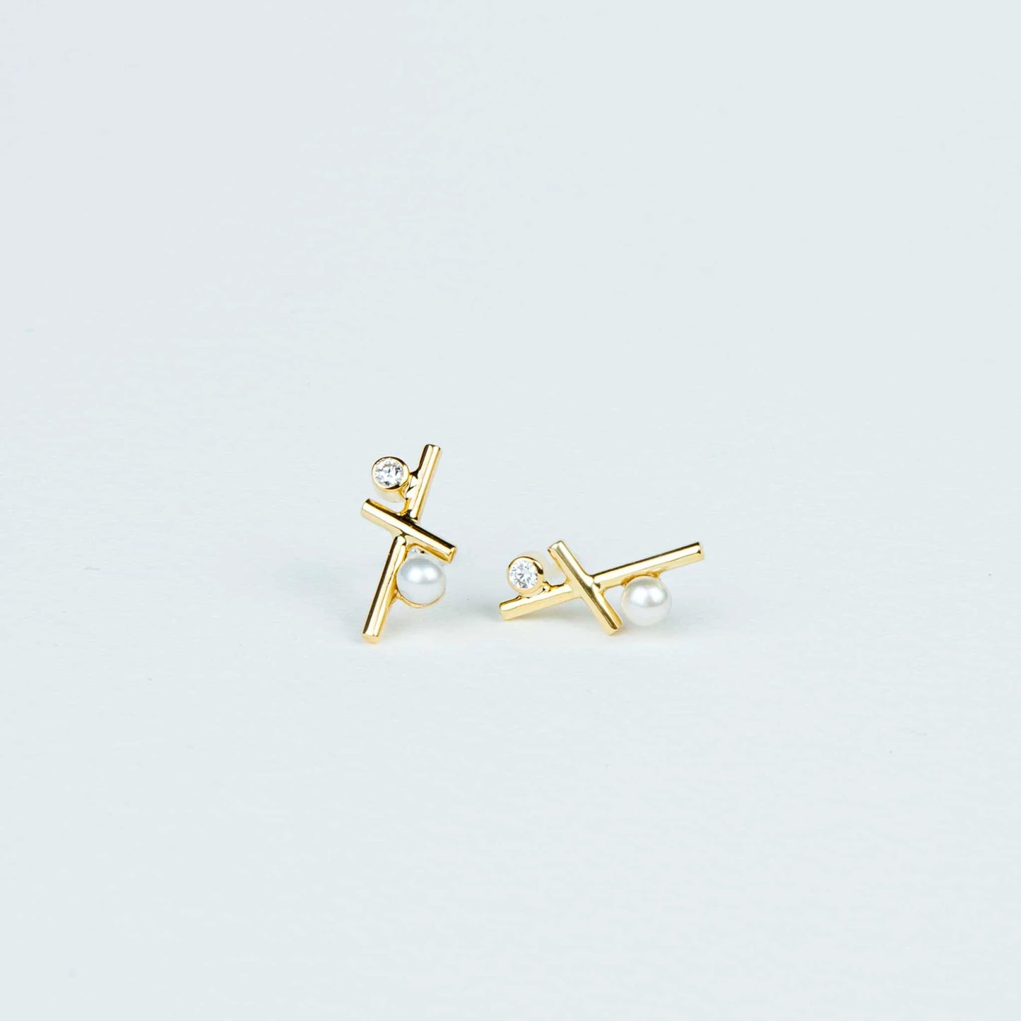 PS ILY PEARL X EARRINGS