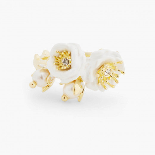 WHITE ROSES AND PEARL RING
