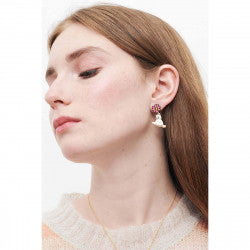 WHITE CAT AND DAISY STUD EARRINGS
