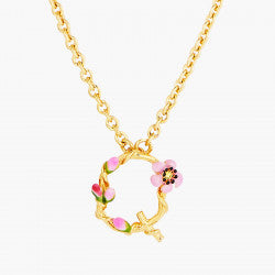LETTER Q EXTRAORDINARY NECKLACE