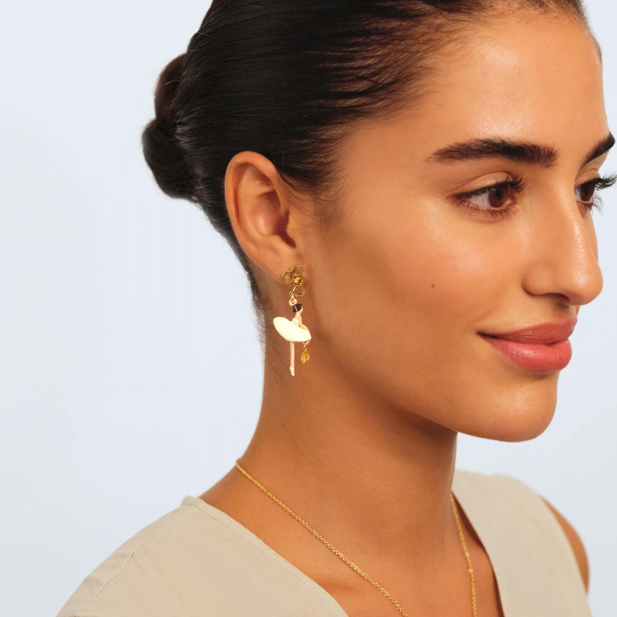 SPARKLING RHINESTONES BEEHIVE BALLERINA POST EARRINGS