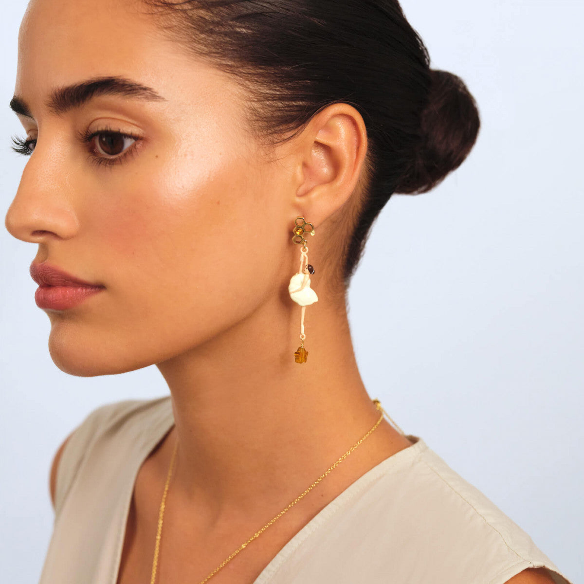 SPARKLING RHINESTONES BEEHIVE BALLERINA POST EARRINGS