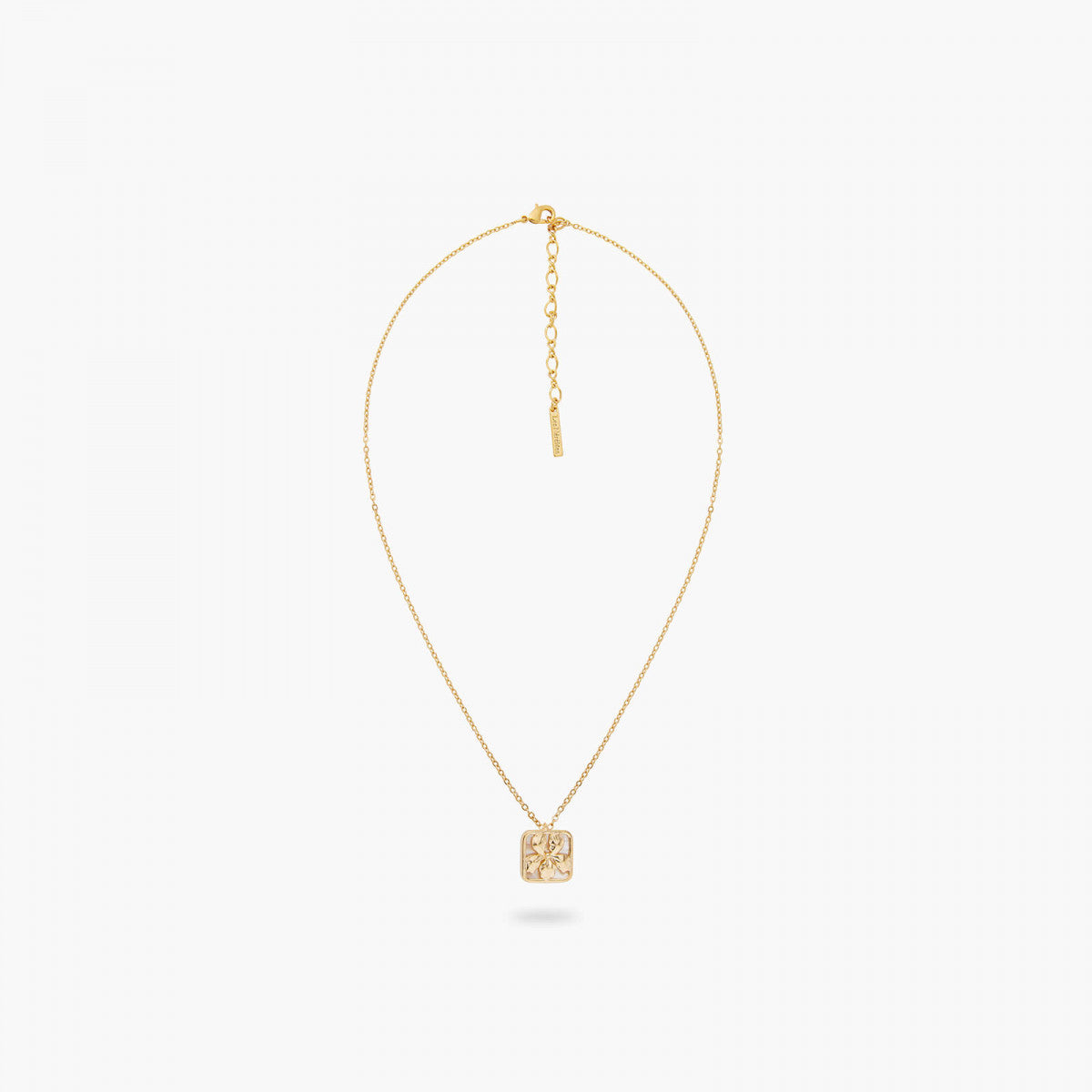 IRIS ON MOTHER OF PEARL PLATE PENDANT NECKLACE