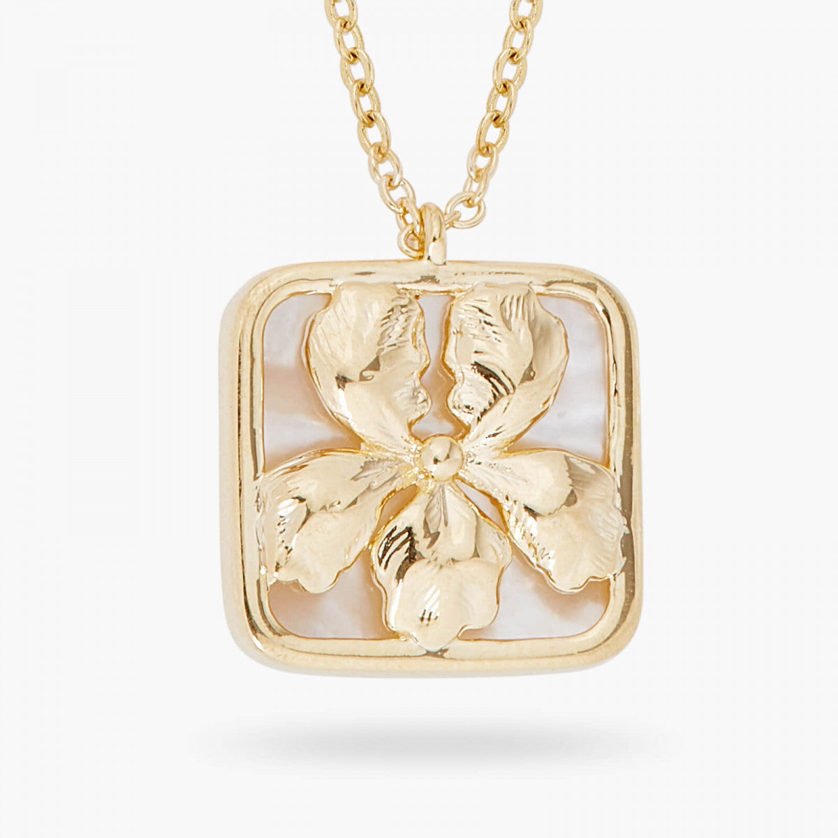 IRIS ON MOTHER OF PEARL PLATE PENDANT NECKLACE