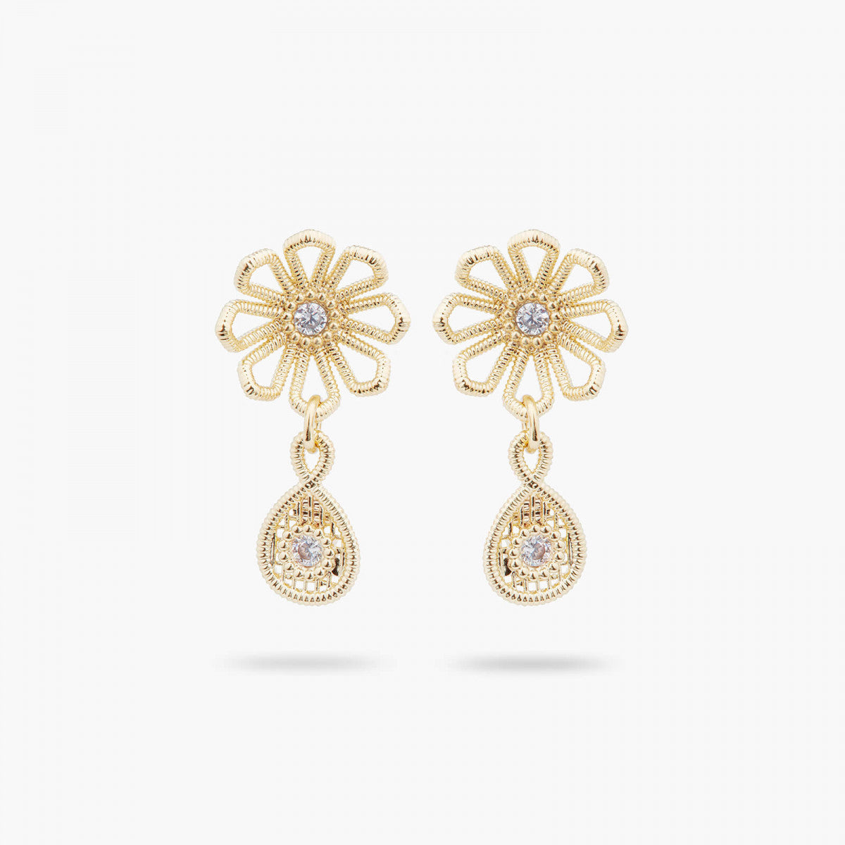GOLD THREAD FLOWER POST EARRINGS