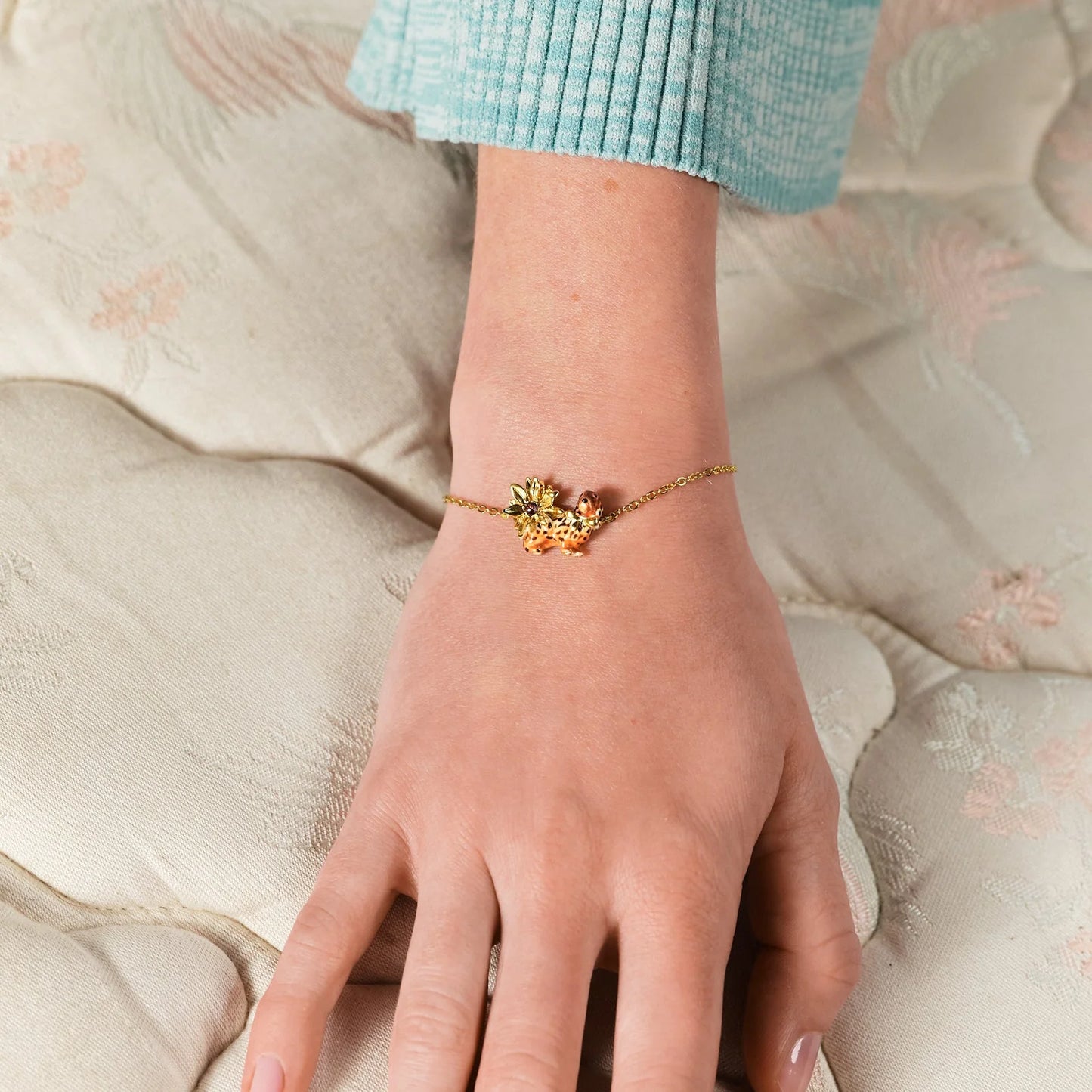DASCHUND AND FLOWER FINE BRACELET