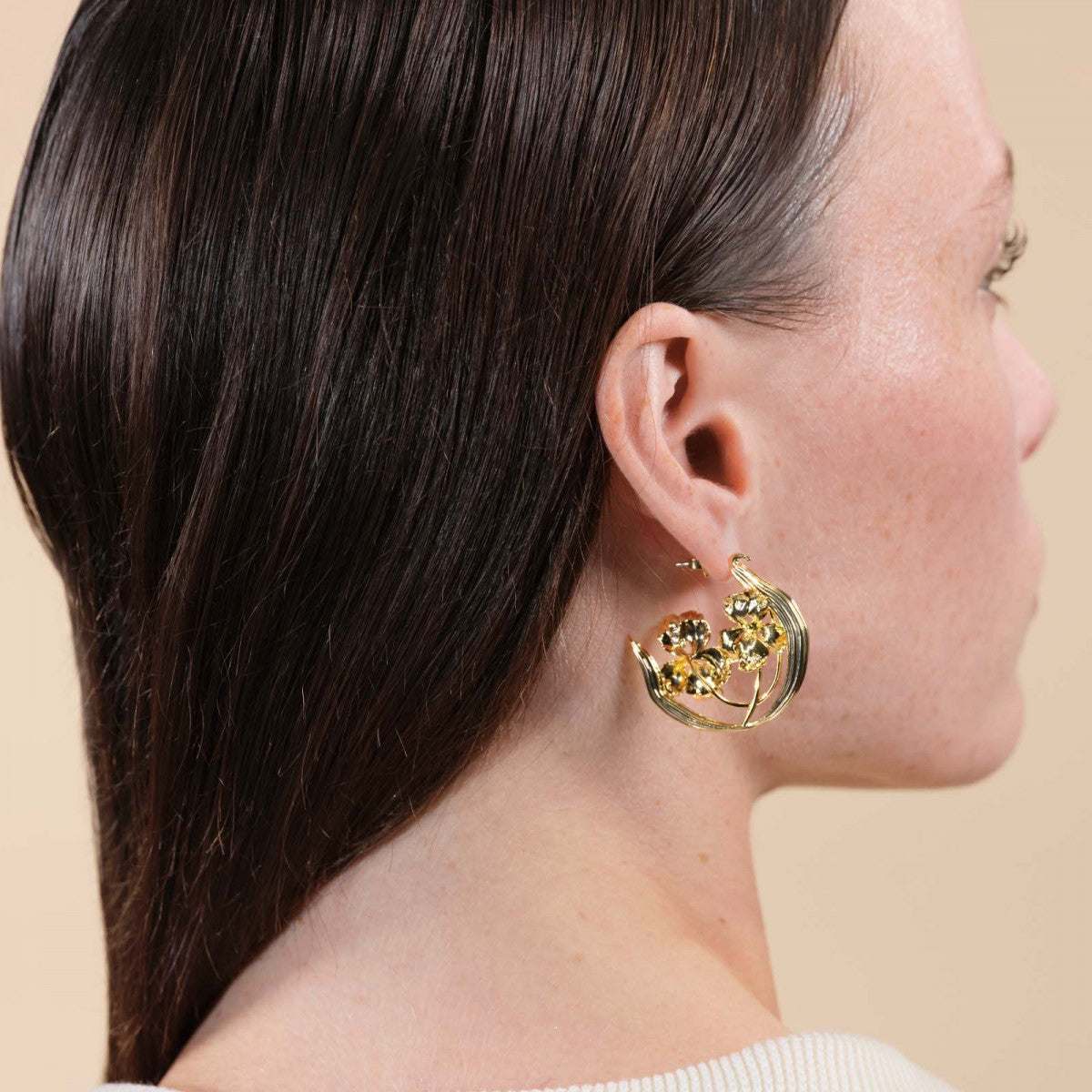GOLD IRIS POST HOOP EARRINGS