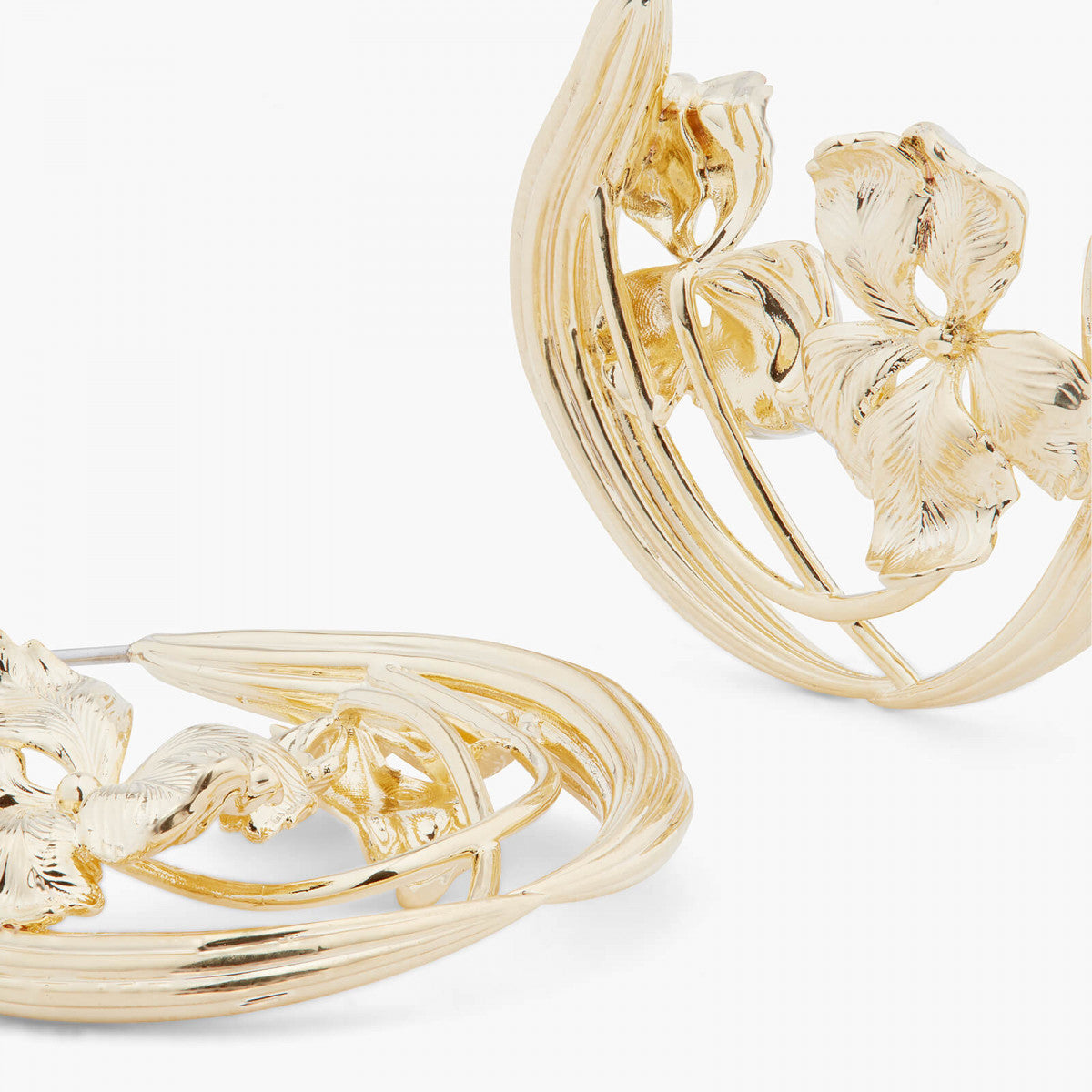GOLD IRIS POST HOOP EARRINGS